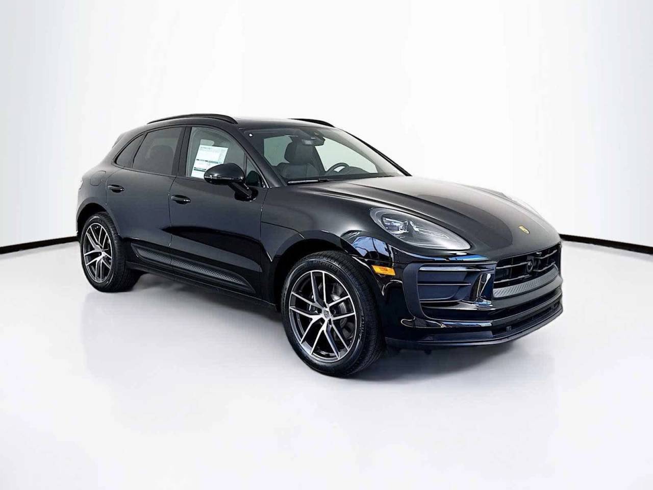 2025 Porsche Macan AWD