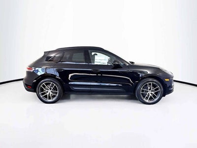 2025 Porsche Macan AWD