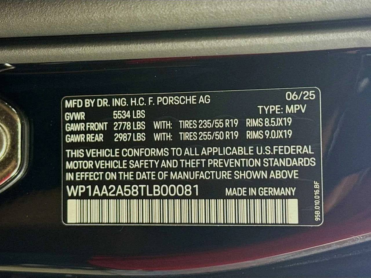 2026 Porsche Macan AWD