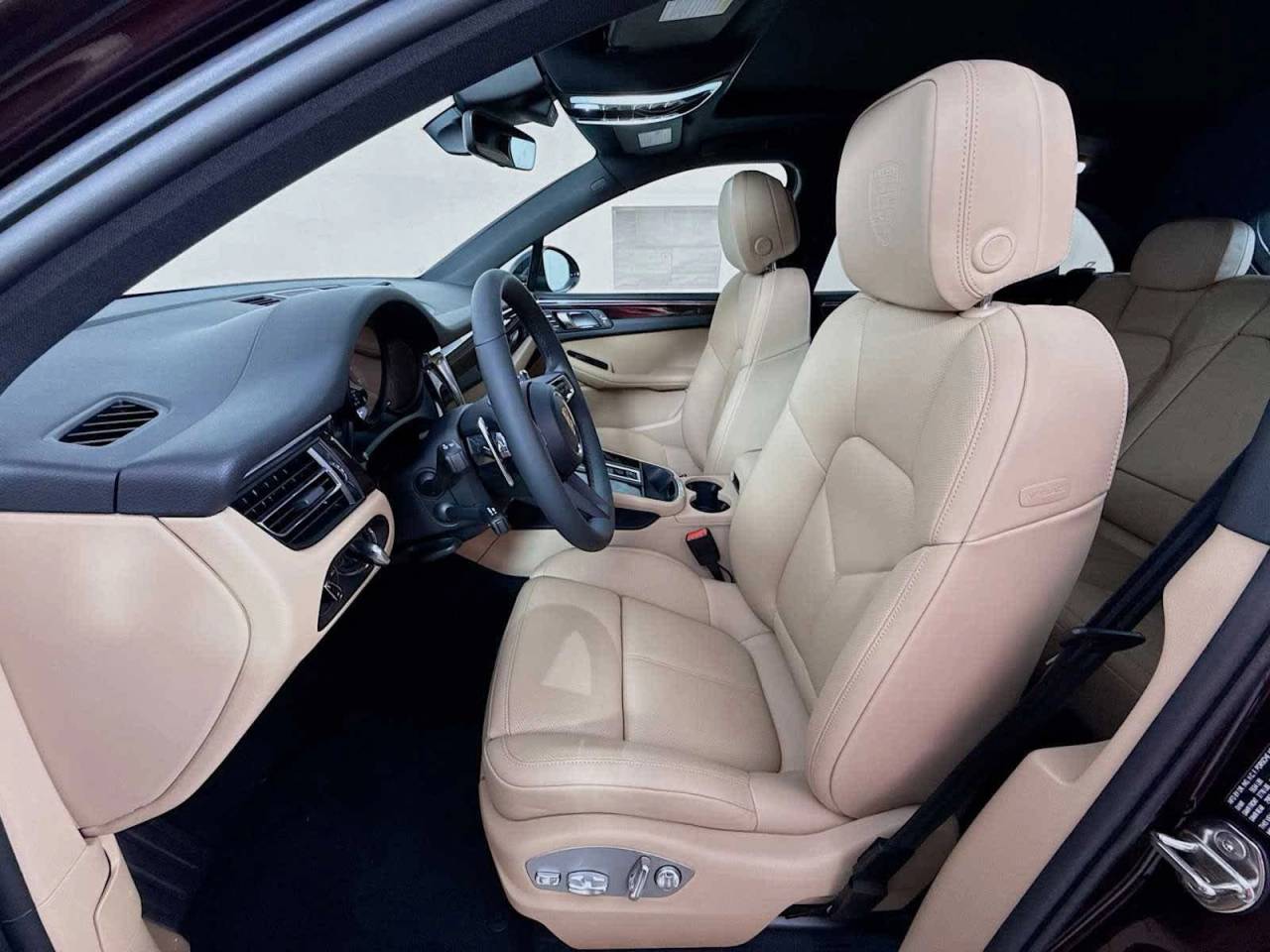 2026 Porsche Macan AWD