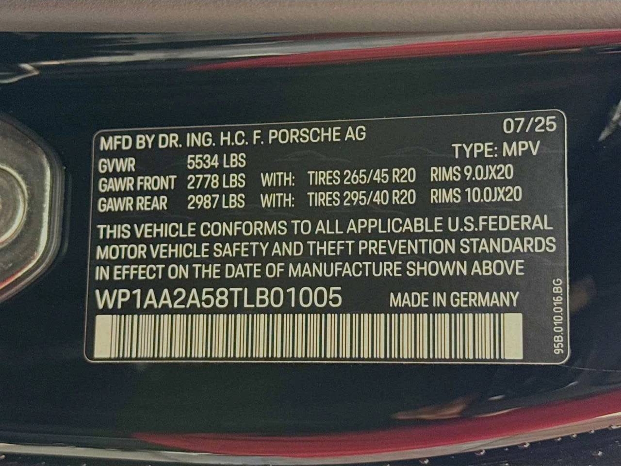 2026 Porsche Macan AWD