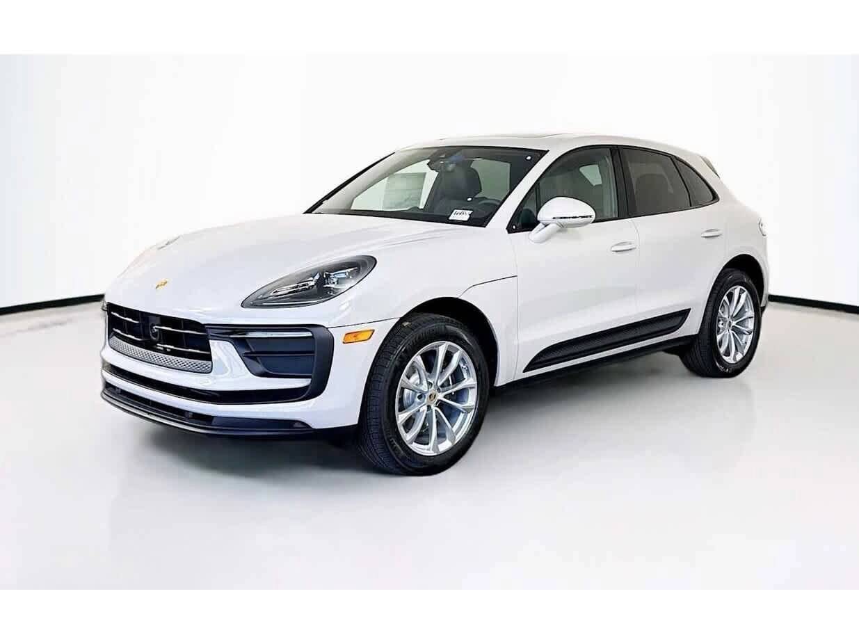 2026 Porsche Macan Base