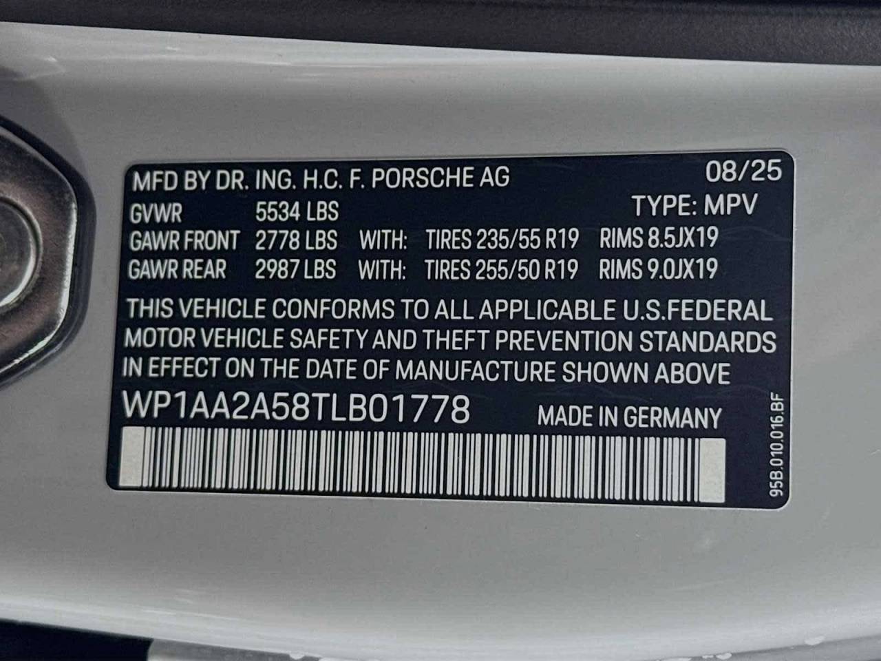 2026 Porsche Macan Base