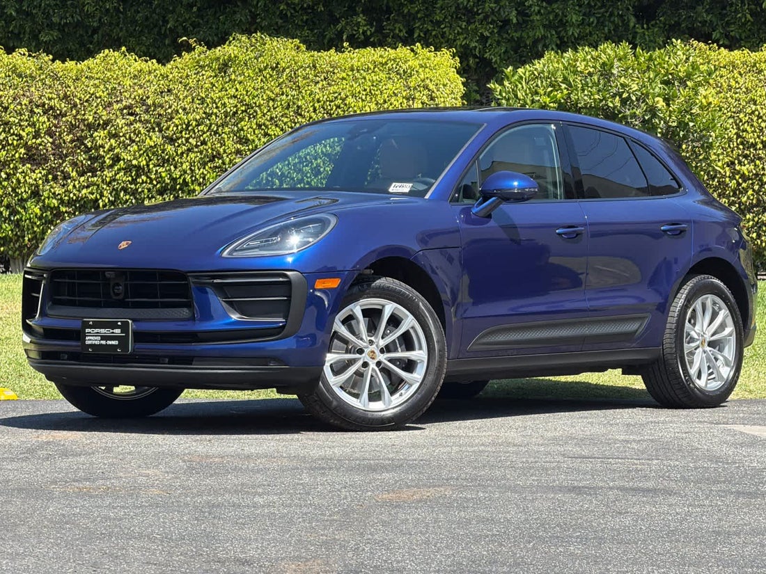 2026 Porsche Macan — photo 1 of 32