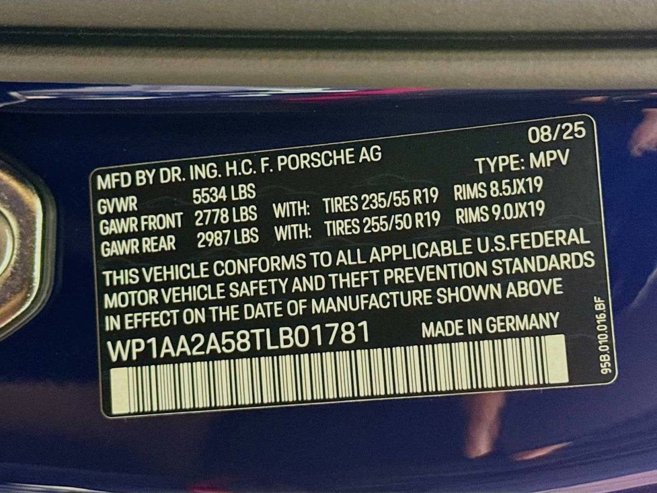 2026 Porsche Macan AWD