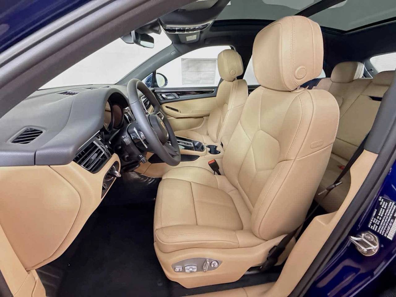 2026 Porsche Macan AWD