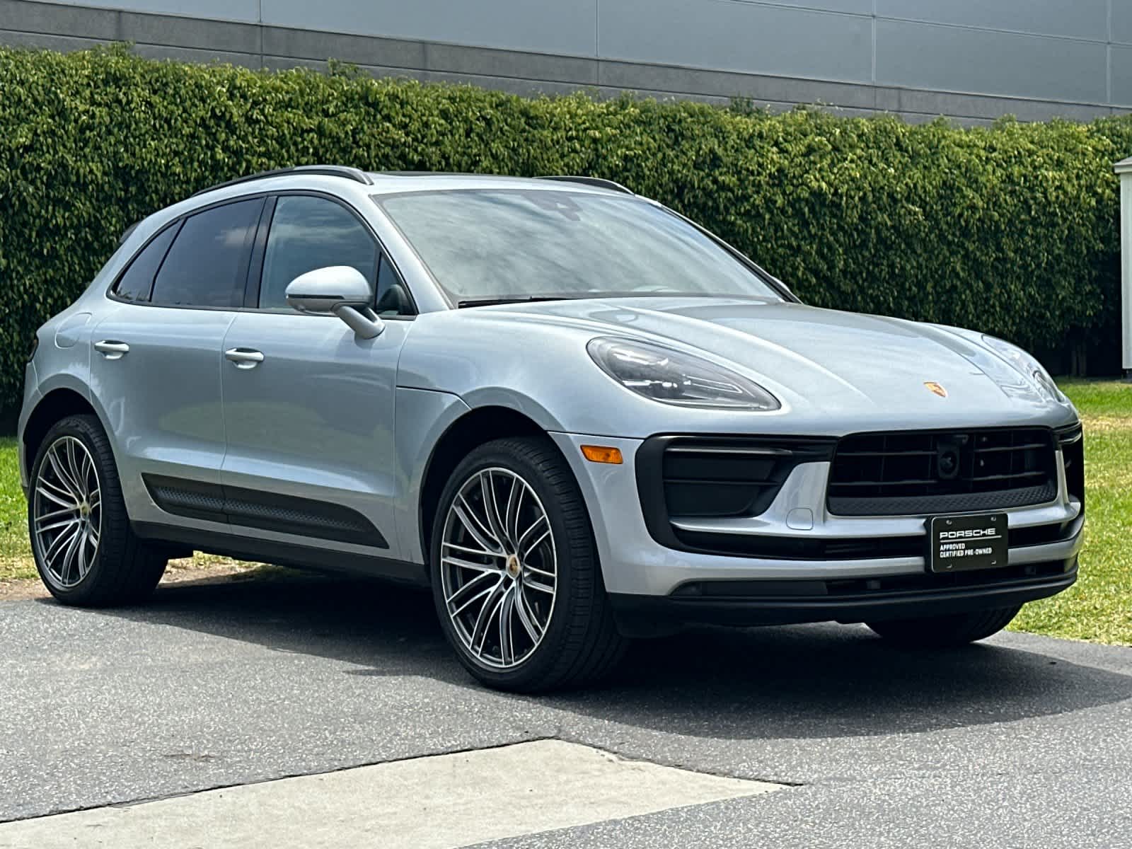 2026 Porsche Macan Base