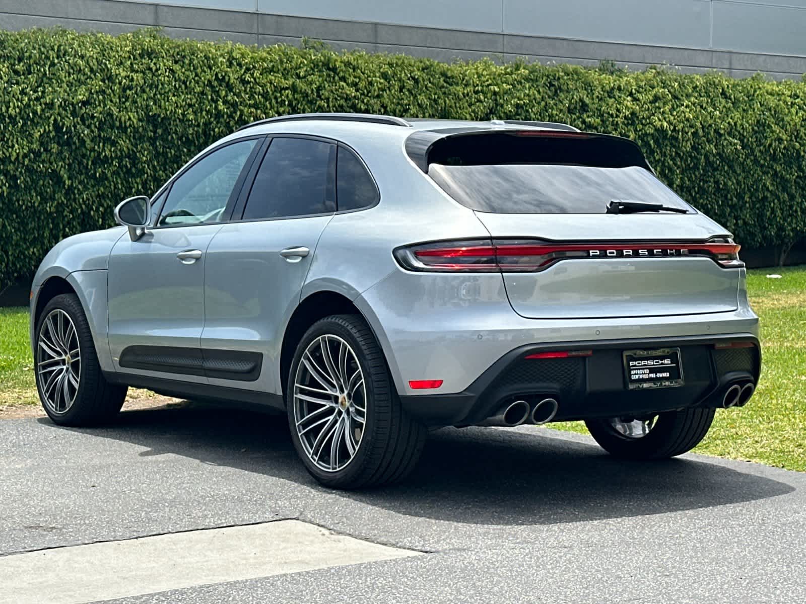 2026 Porsche Macan Base