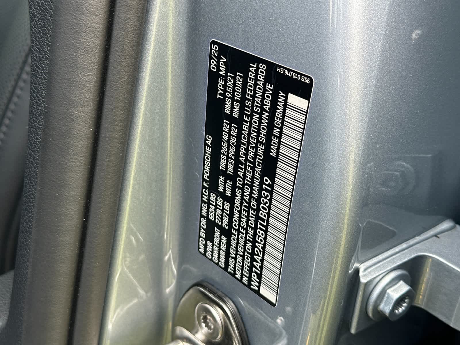 2026 Porsche Macan Base