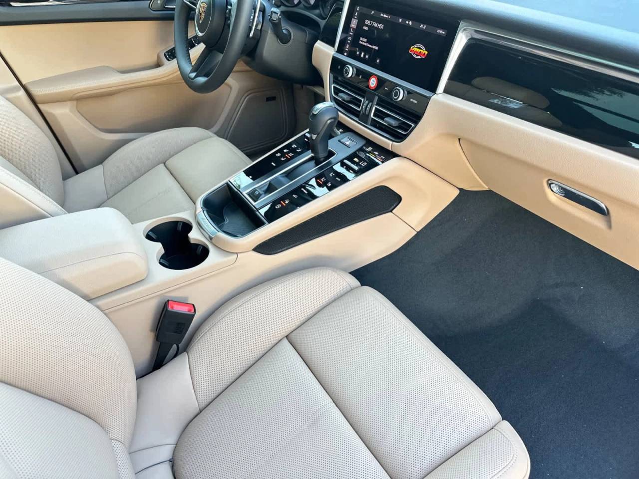 2026 Porsche Macan AWD