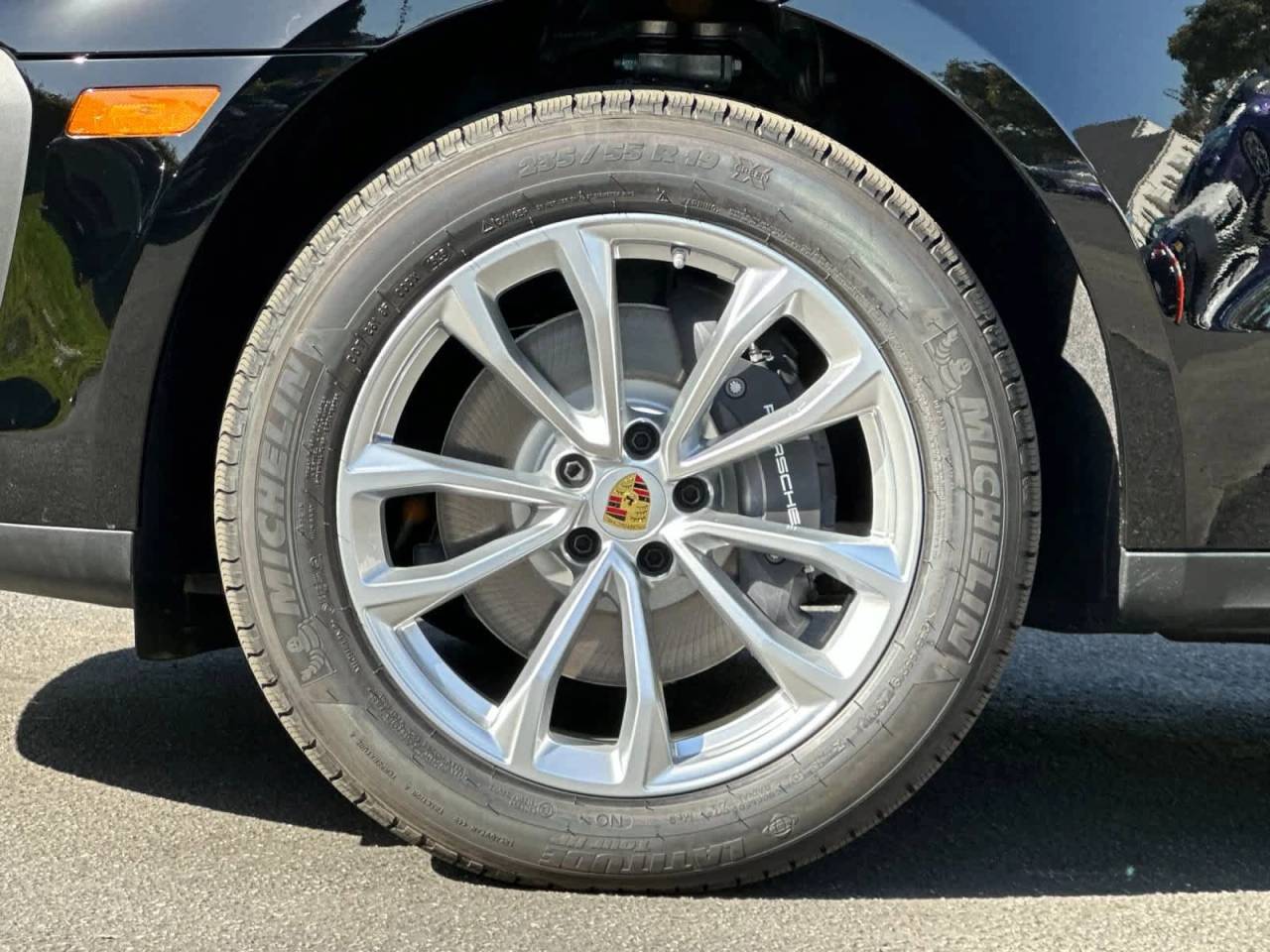 2026 Porsche Macan AWD