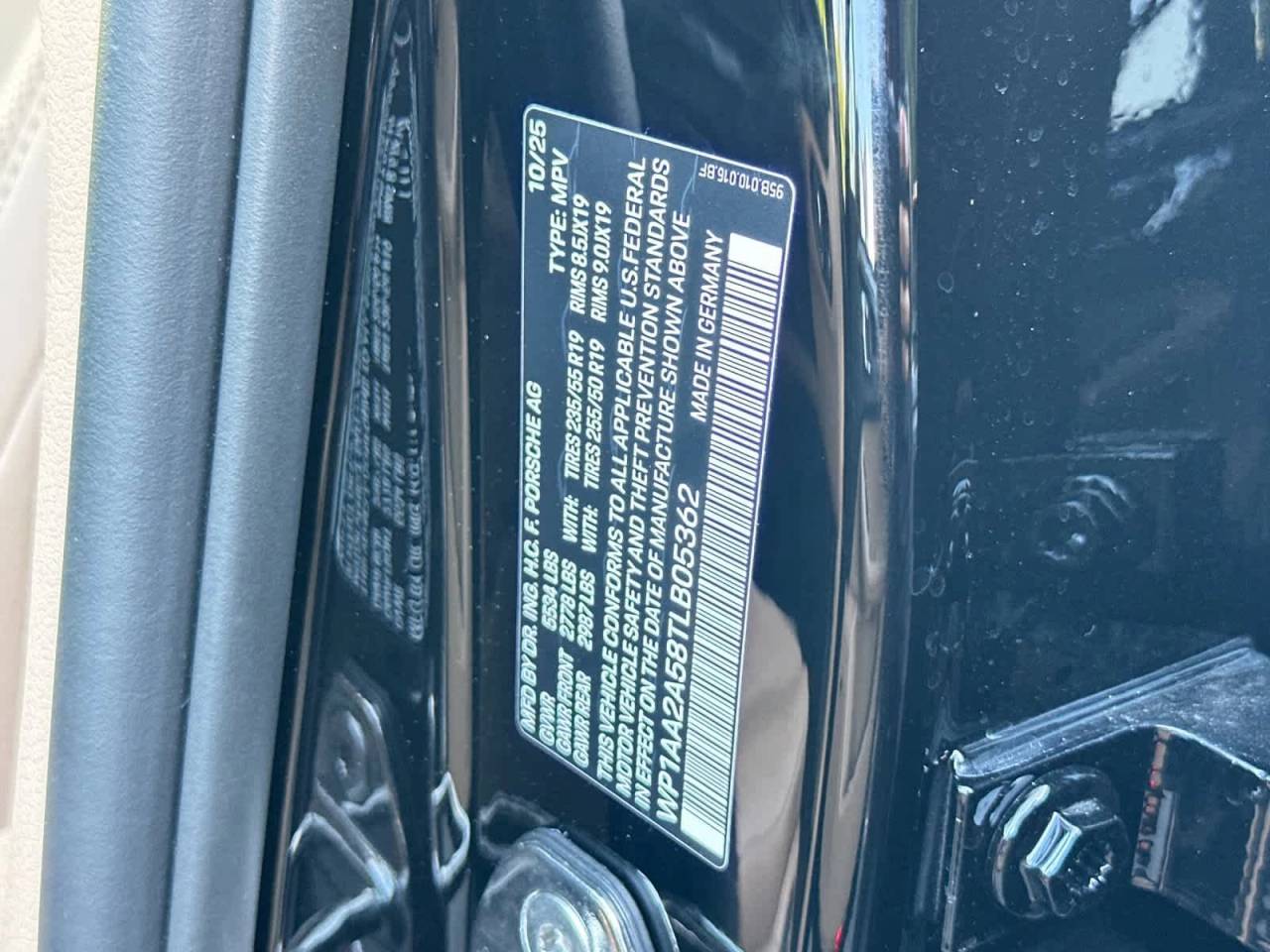 2026 Porsche Macan AWD