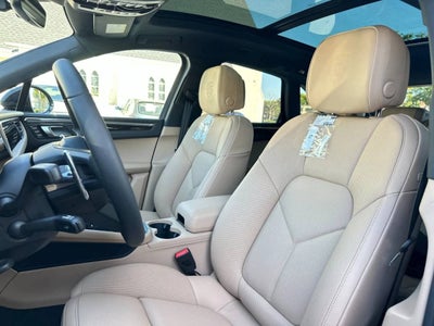 2026 Porsche Macan AWD