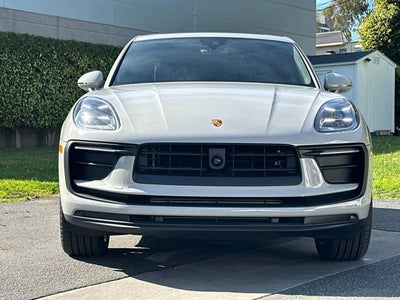 2026 Porsche Macan Base