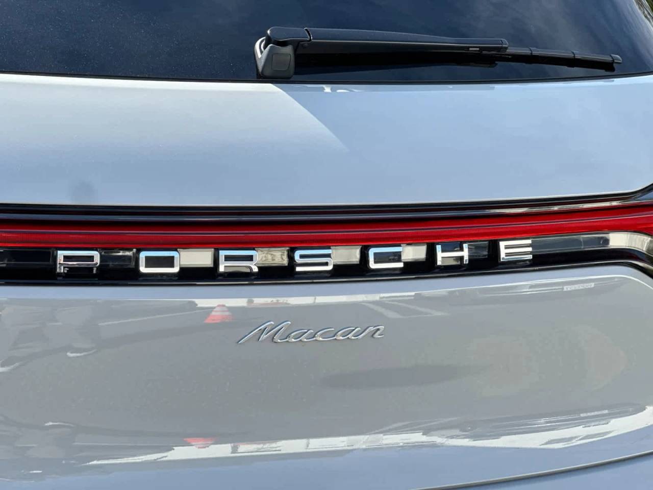 2026 Porsche Macan Base