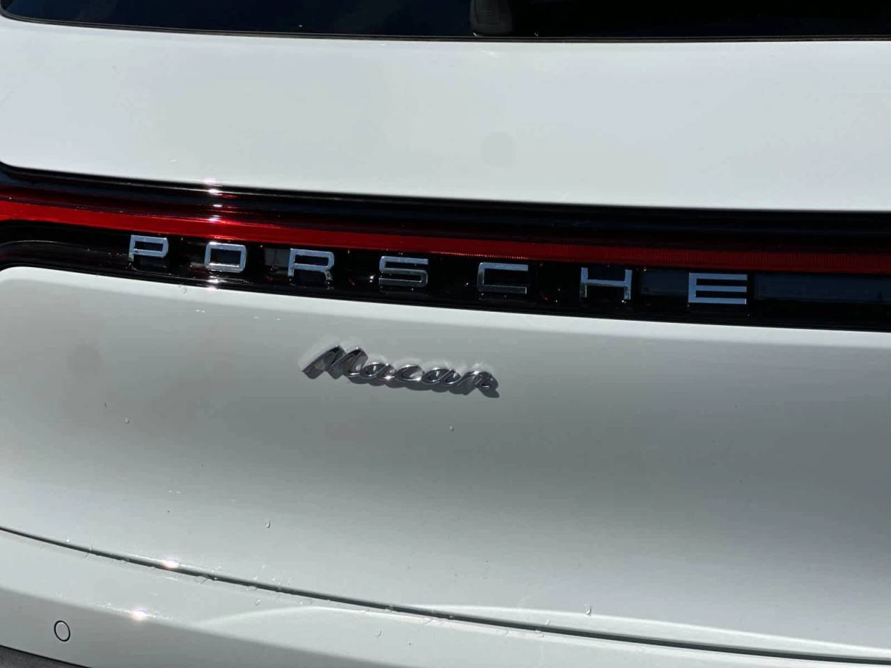 2026 Porsche Macan Base