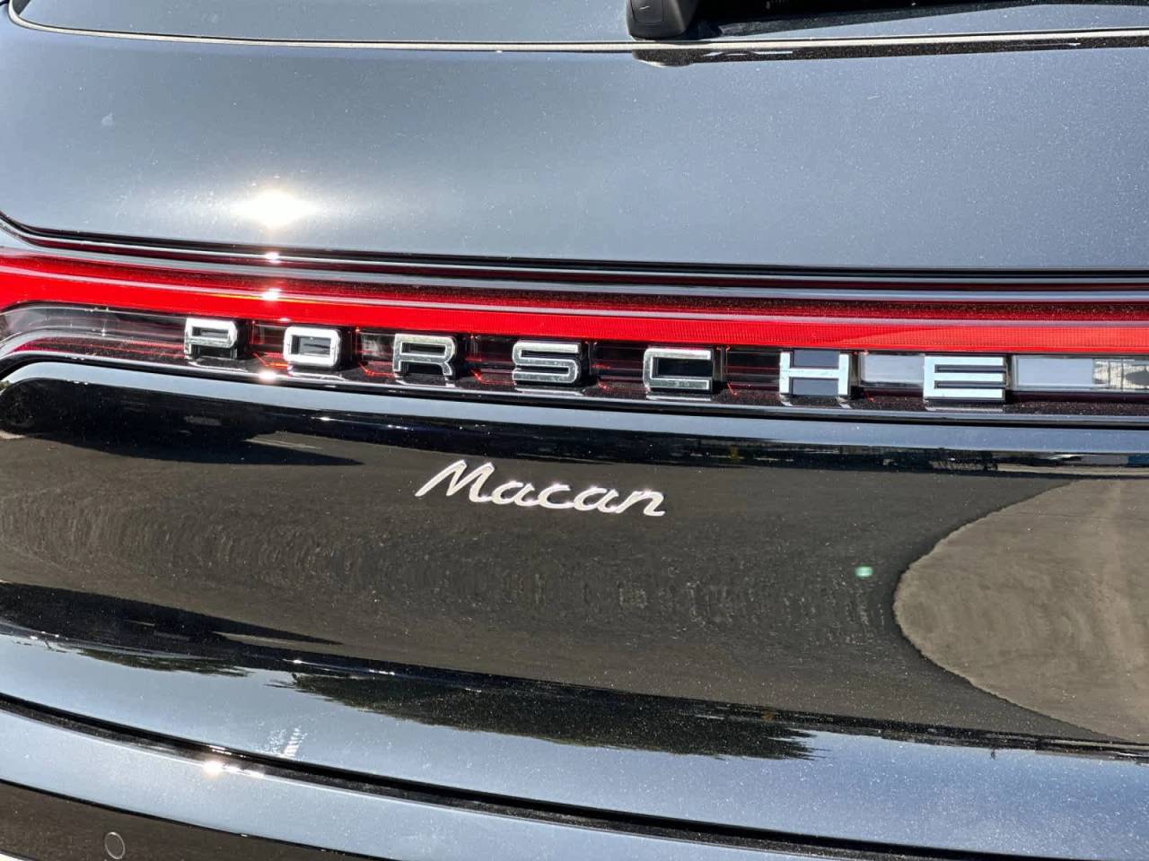 2026 Porsche Macan Base