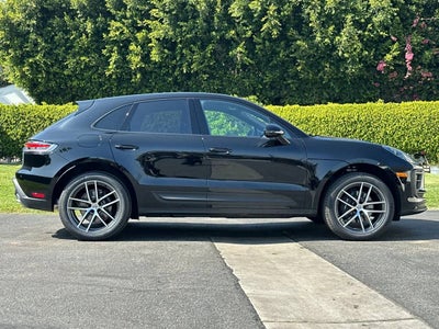 2026 Porsche Macan Base