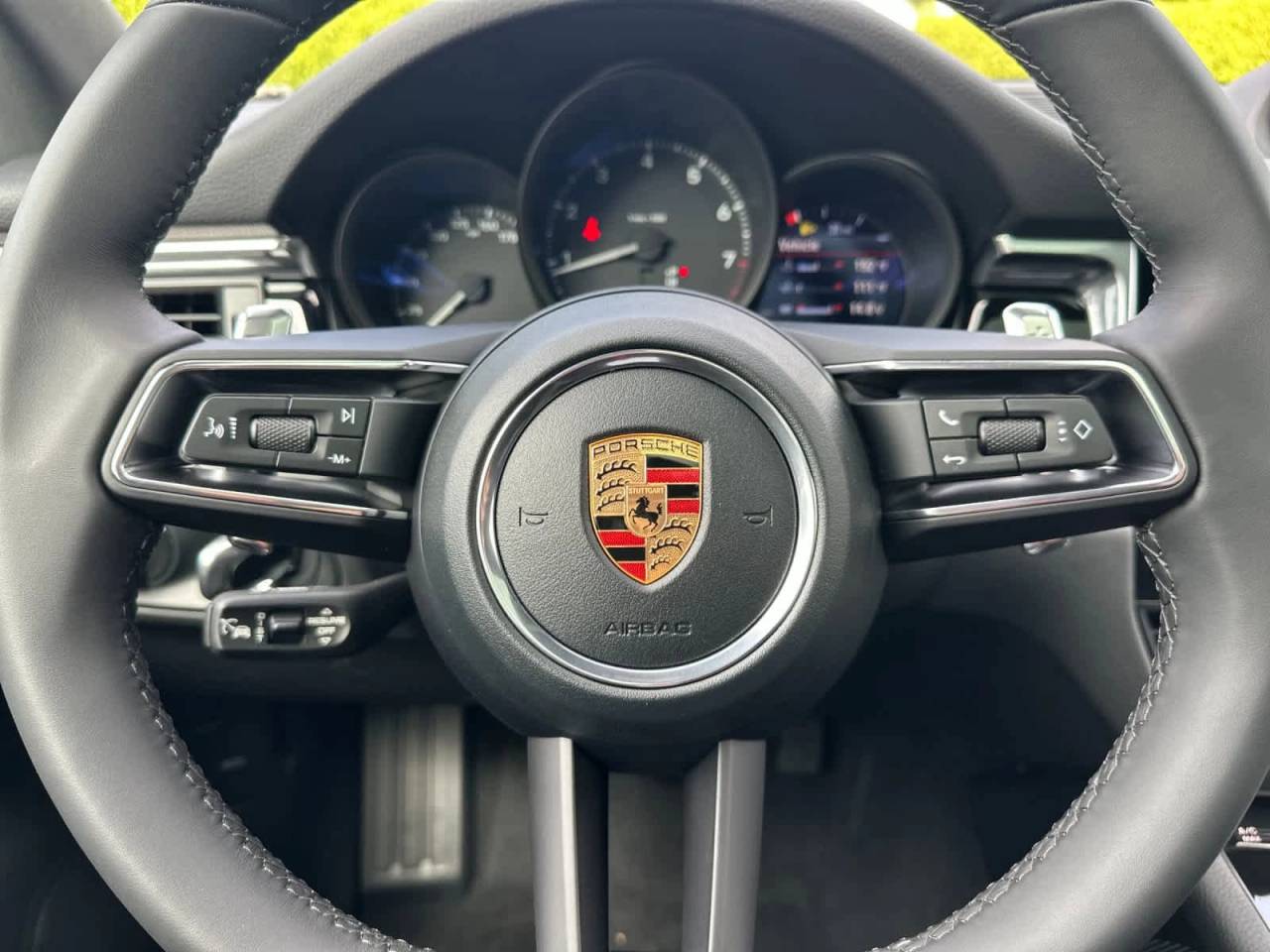 2026 Porsche Macan Base