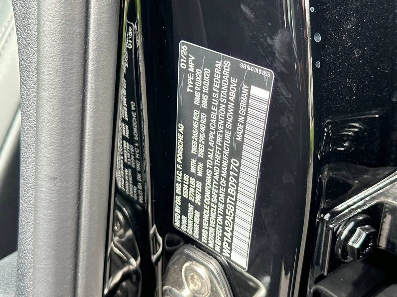 2026 Porsche Macan Base