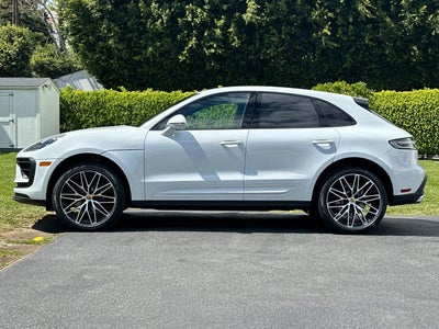 2026 Porsche Macan Base
