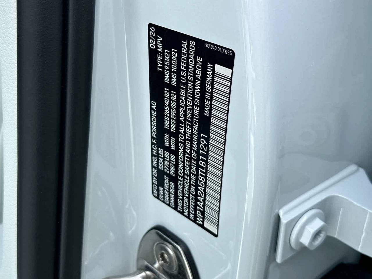 2026 Porsche Macan Base