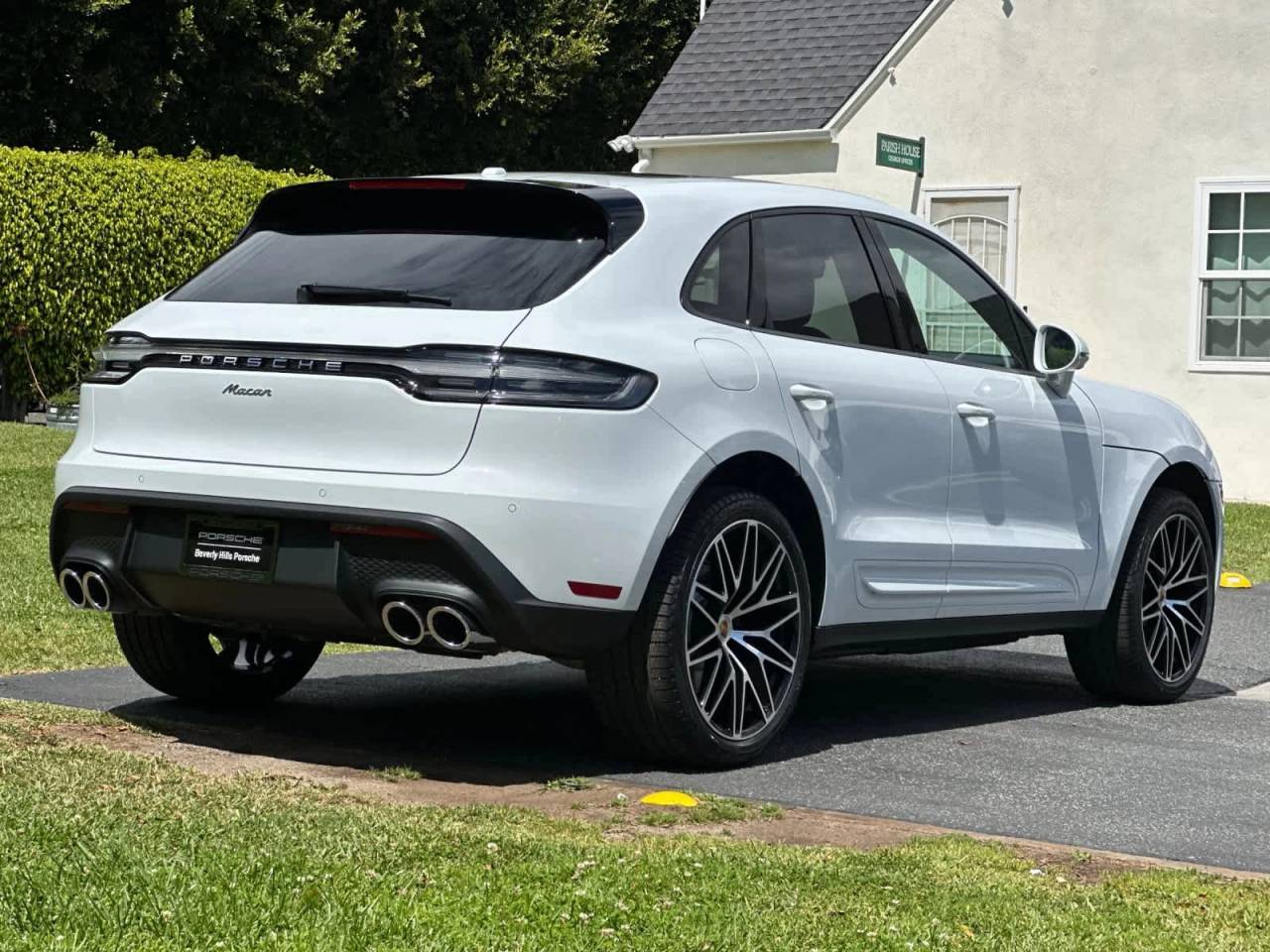 2026 Porsche Macan Base