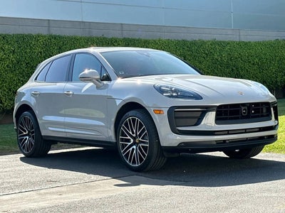 2026 Porsche Macan Base
