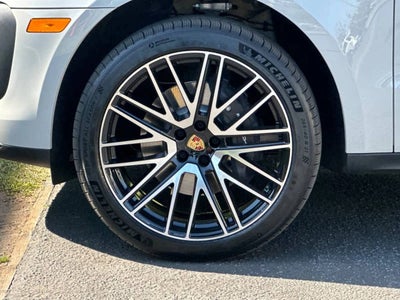 2026 Porsche Macan Base