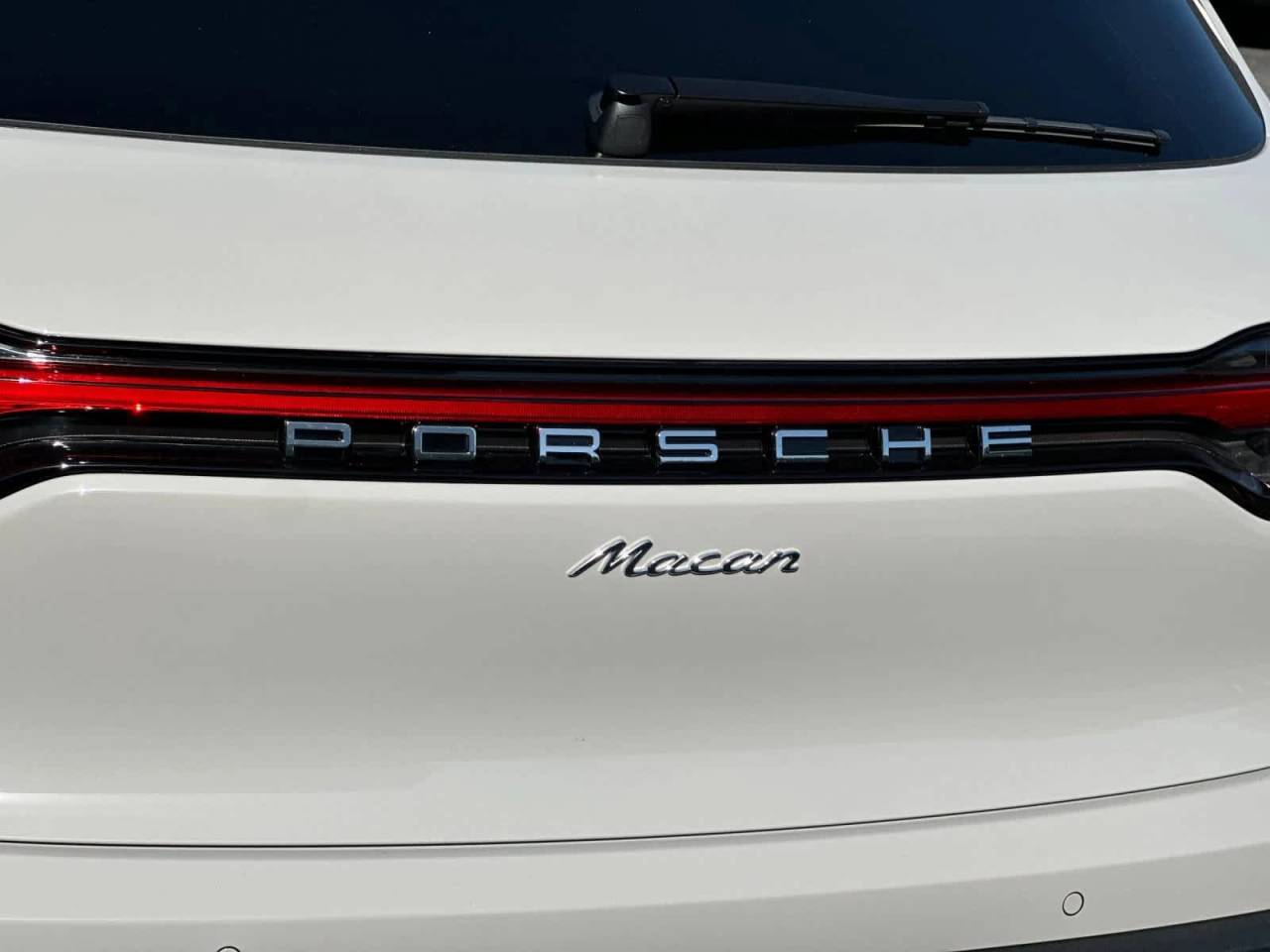 2026 Porsche Macan Base