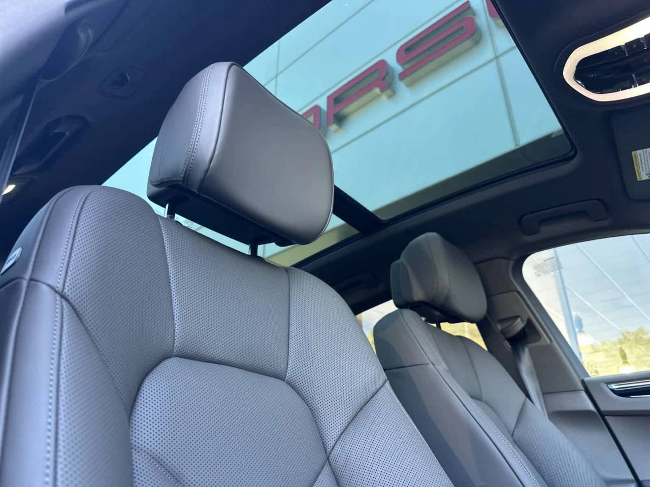 2026 Porsche Macan Base