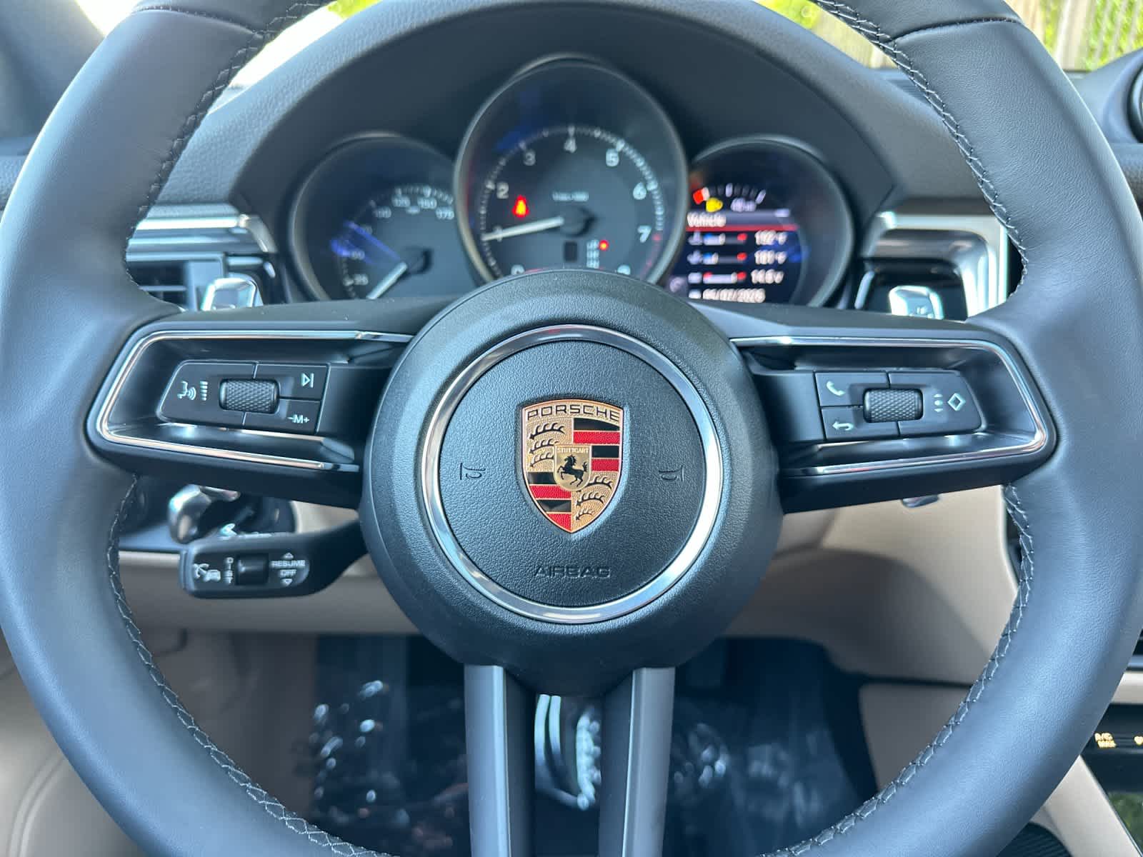 2026 Porsche Macan Base