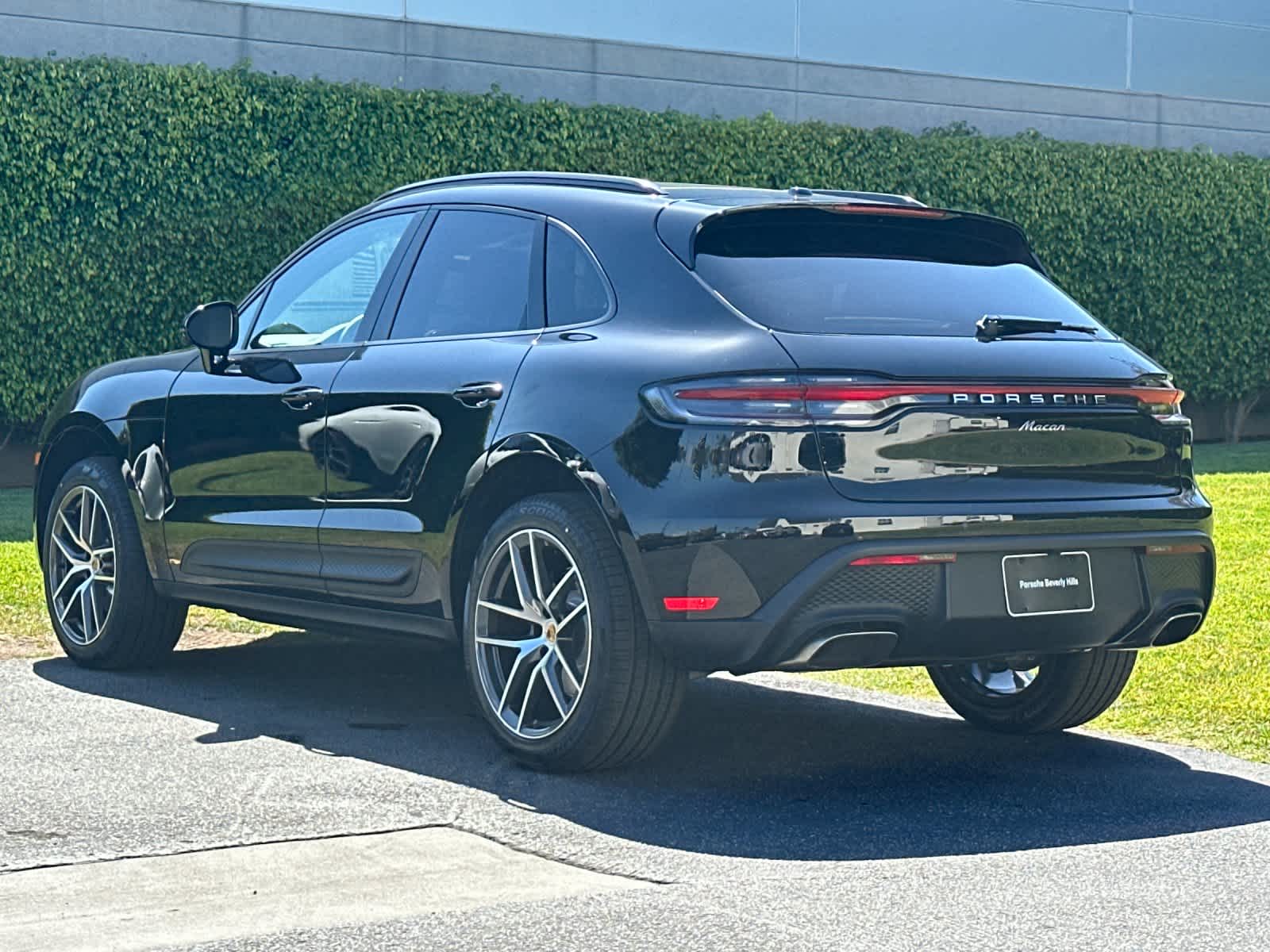 2026 Porsche Macan Base