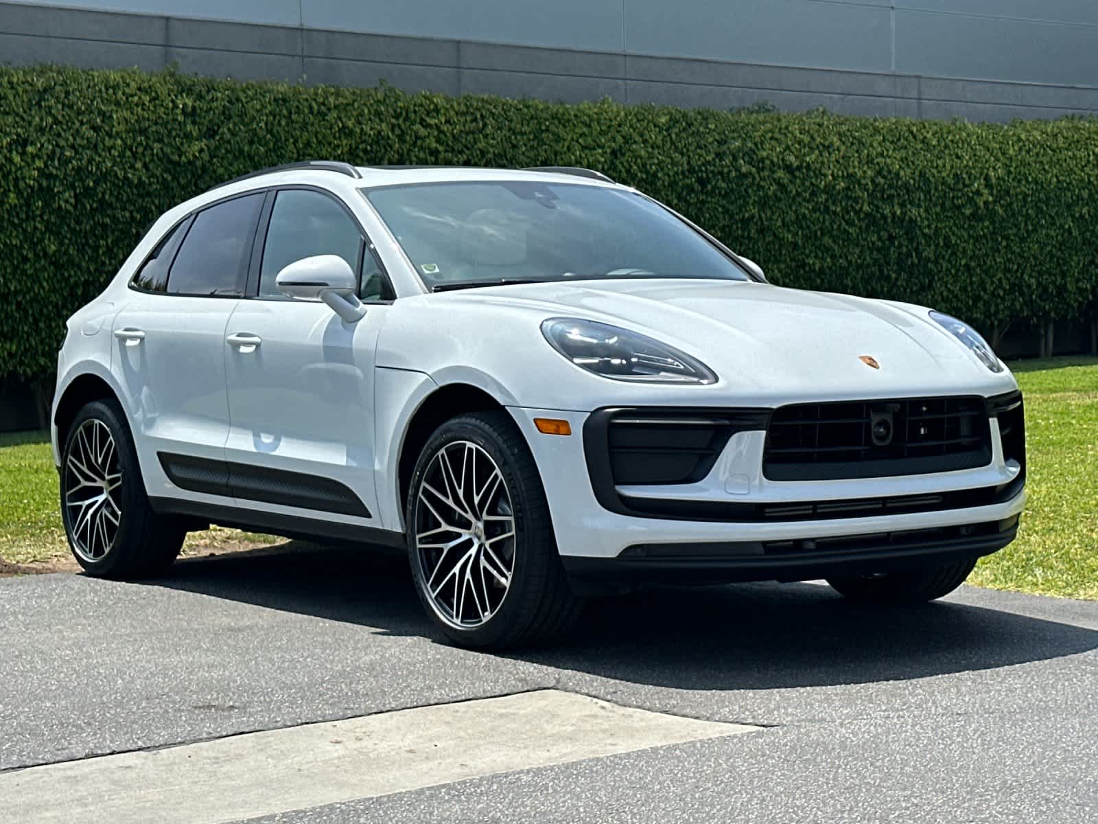 2026 Porsche Macan Base