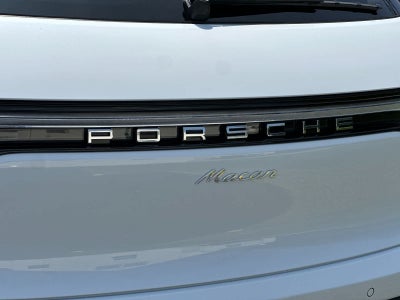 2026 Porsche Macan Base