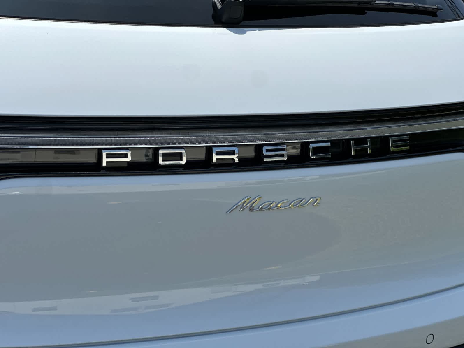 2026 Porsche Macan Base