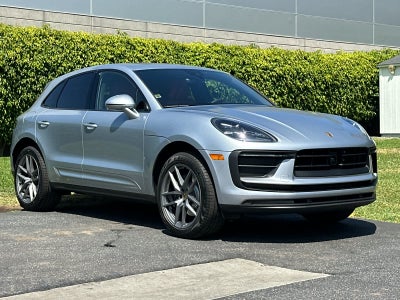 2026 Porsche Macan Base