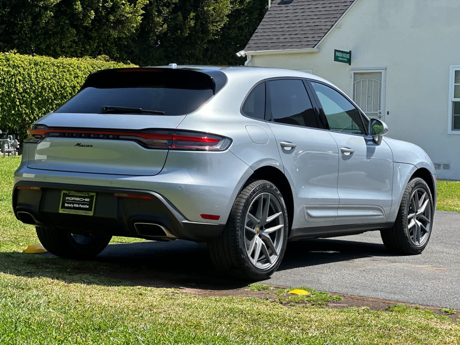 2026 Porsche Macan Base