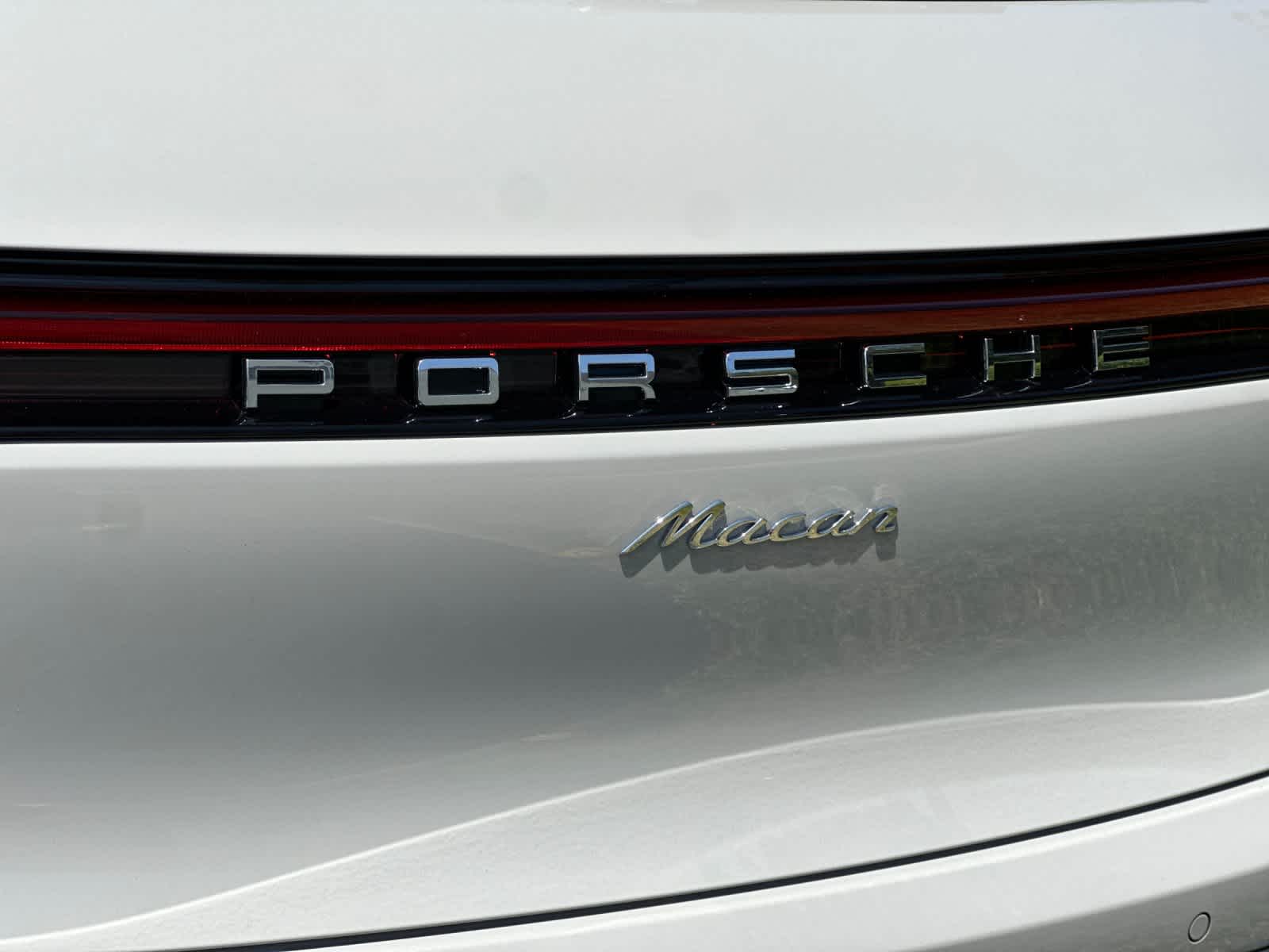 2026 Porsche Macan Base