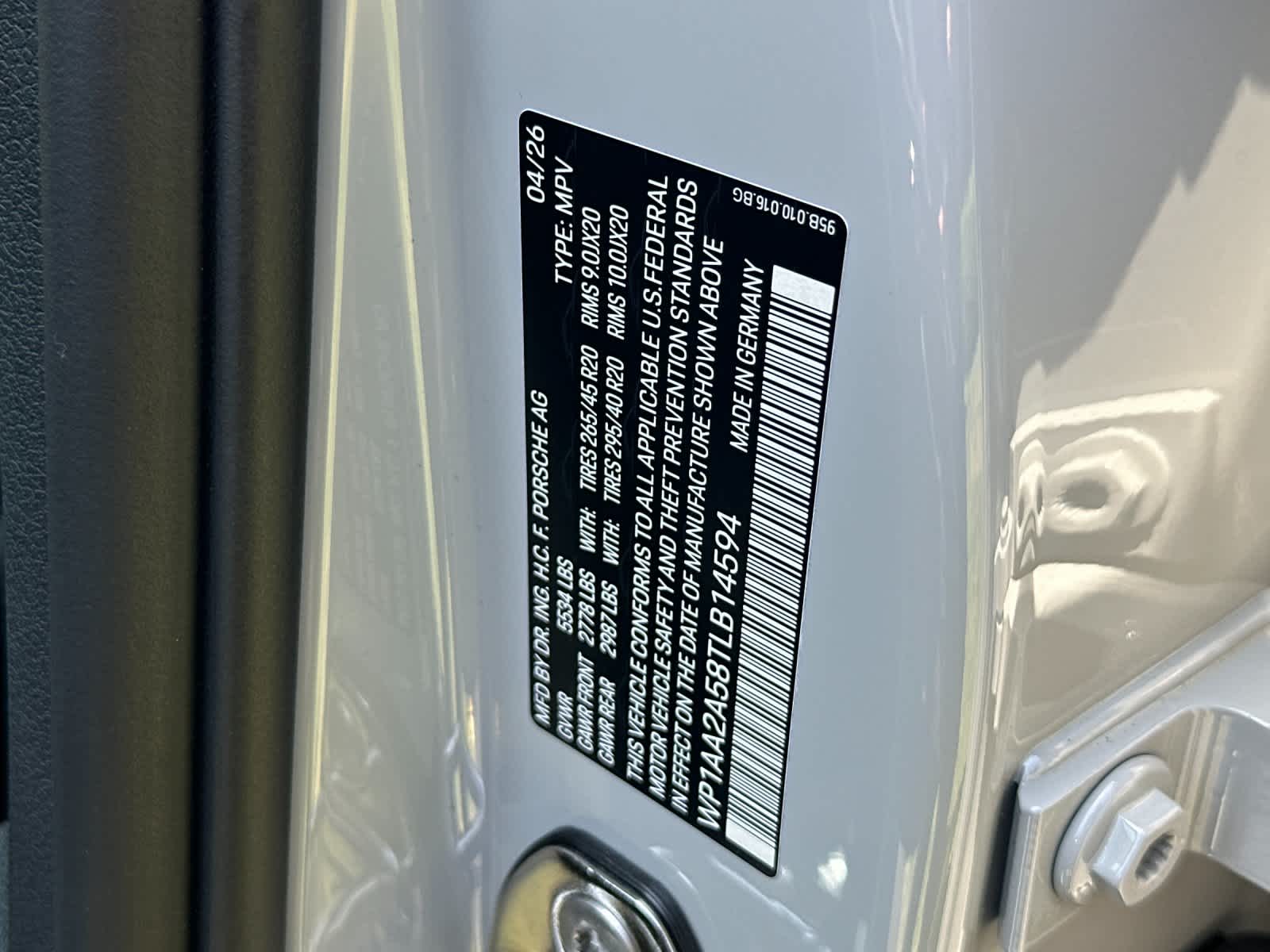 2026 Porsche Macan Base