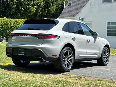 2026 Porsche Macan Base