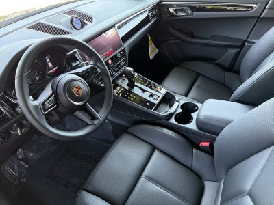 2026 Porsche Macan Macan