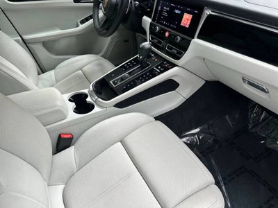 2022 Porsche Macan Base