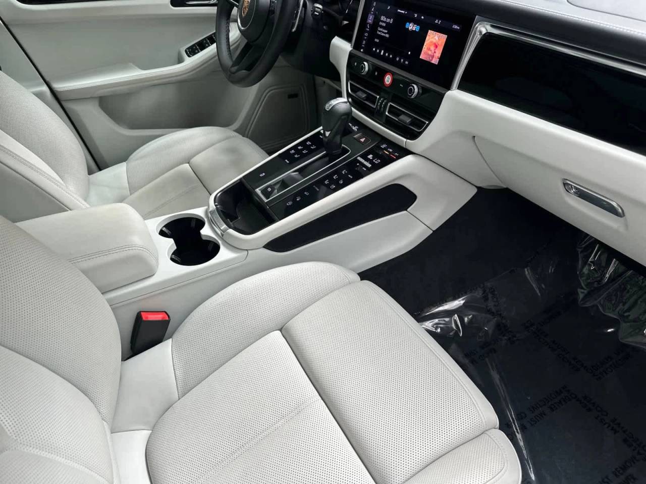 2022 Porsche Macan Base