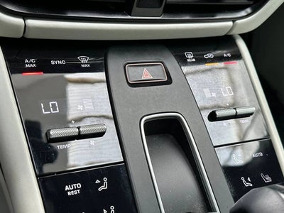 2022 Porsche Macan Base