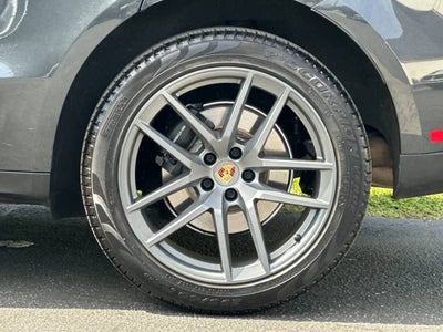 2022 Porsche Macan Base