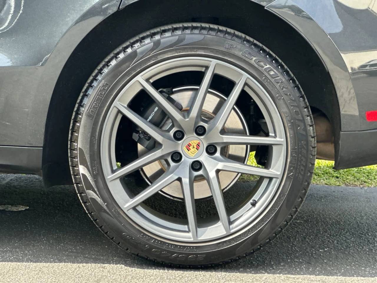 2022 Porsche Macan Base