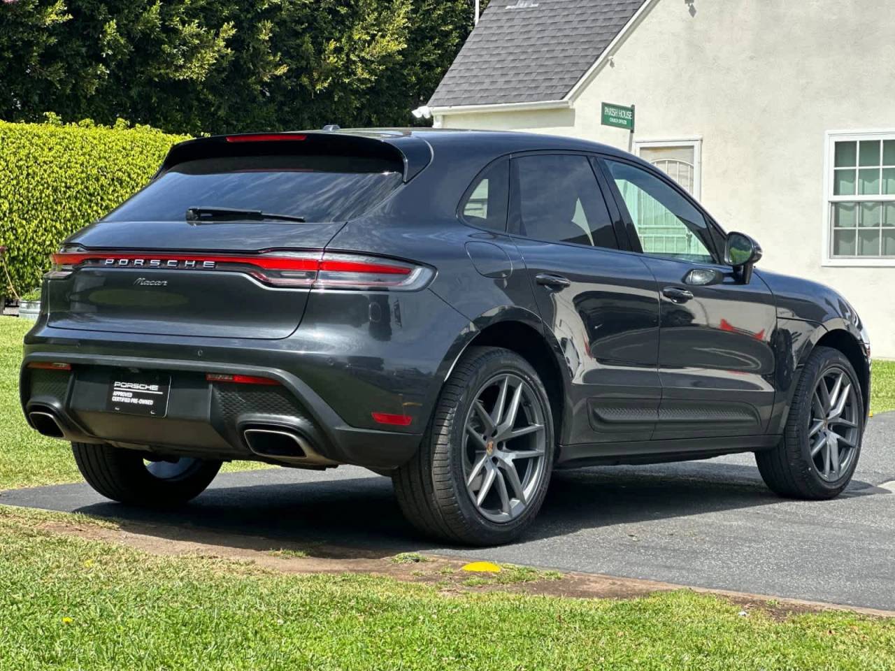 2022 Porsche Macan Base