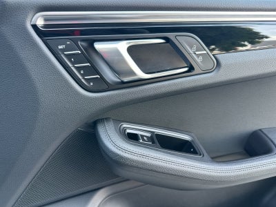 2023 Porsche Macan T