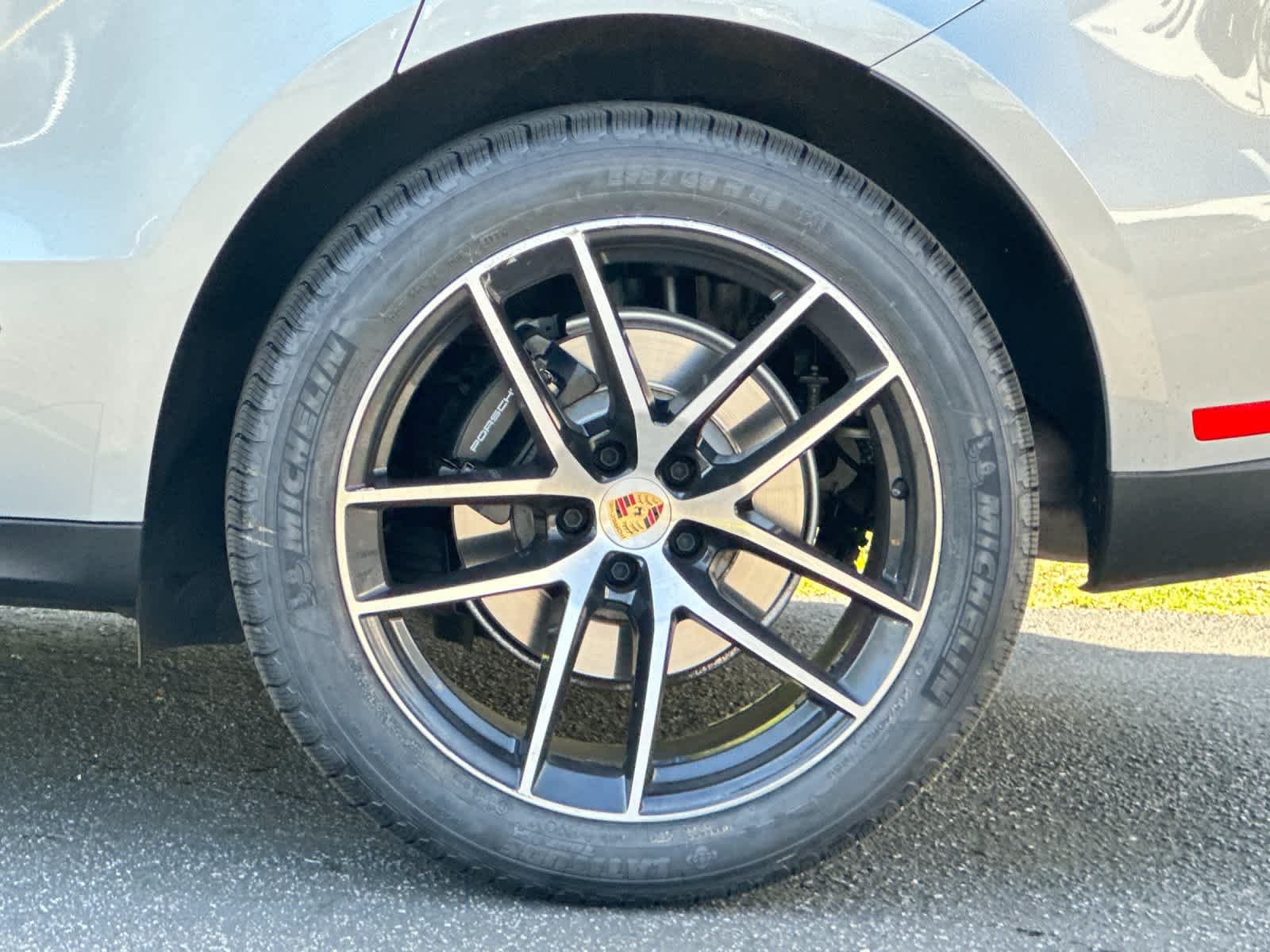2023 Porsche Macan T